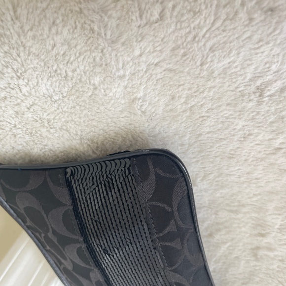 Coach large sequin wristlet EUC - Picture 8 of 11